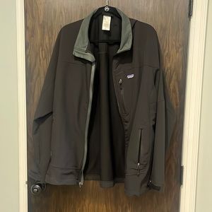 Men’s Patagonia light weight jacket